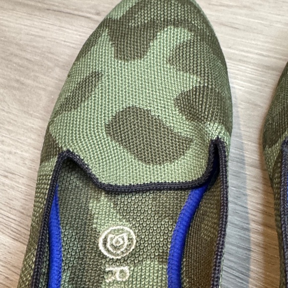 Rothy's Camouflage Flats with Blue Trim sz 10 - Picture 6 of 6
